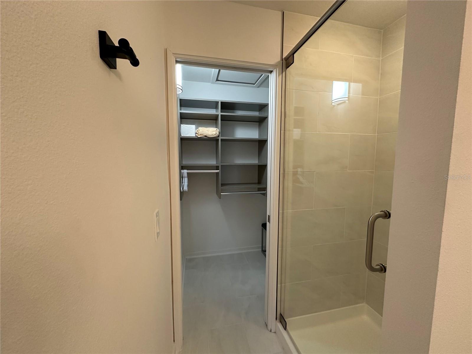 GOLDEN HILLS QUADRAVILLAS - Residential Lease