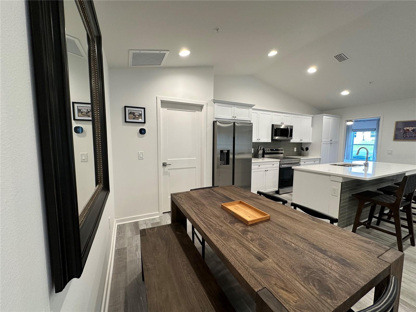 GOLDEN HILLS QUADRAVILLAS - Residential Lease