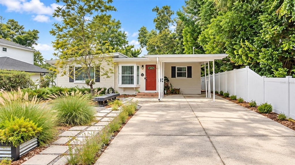 Photo of Orlando, FL 32804 (MLS # S5158772)