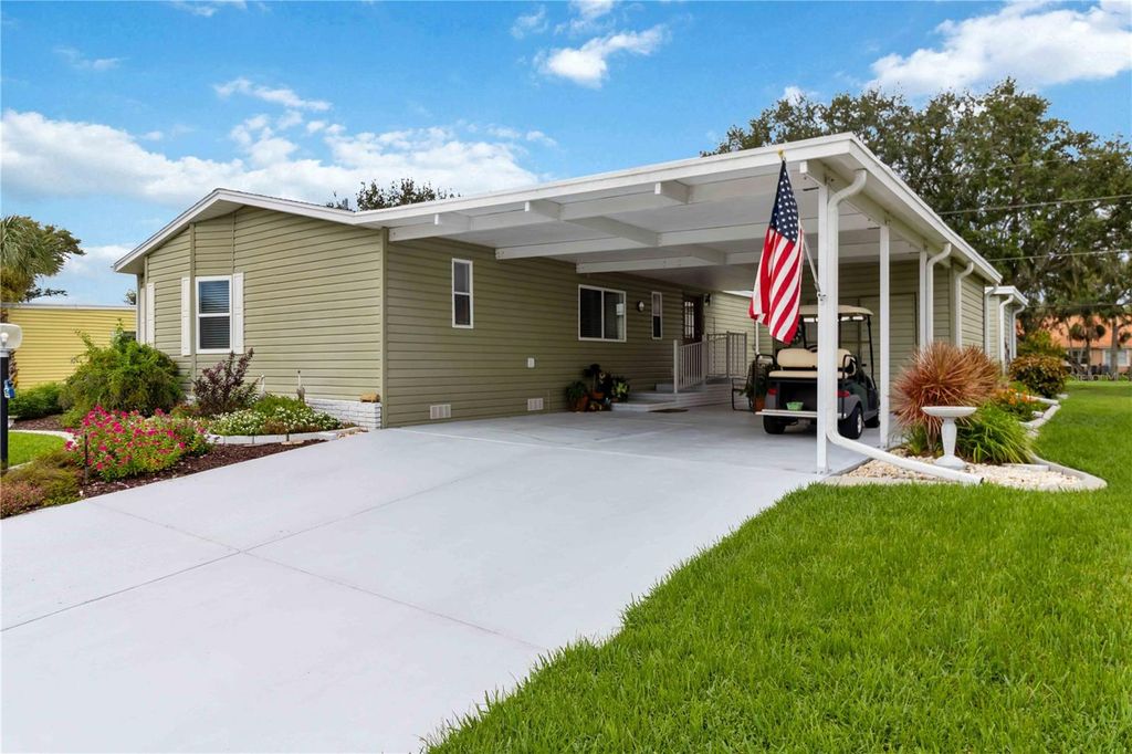 Photo of 8534 Countess Avenue Circle, Palmetto, FL 34221 (MLS # A4662969)