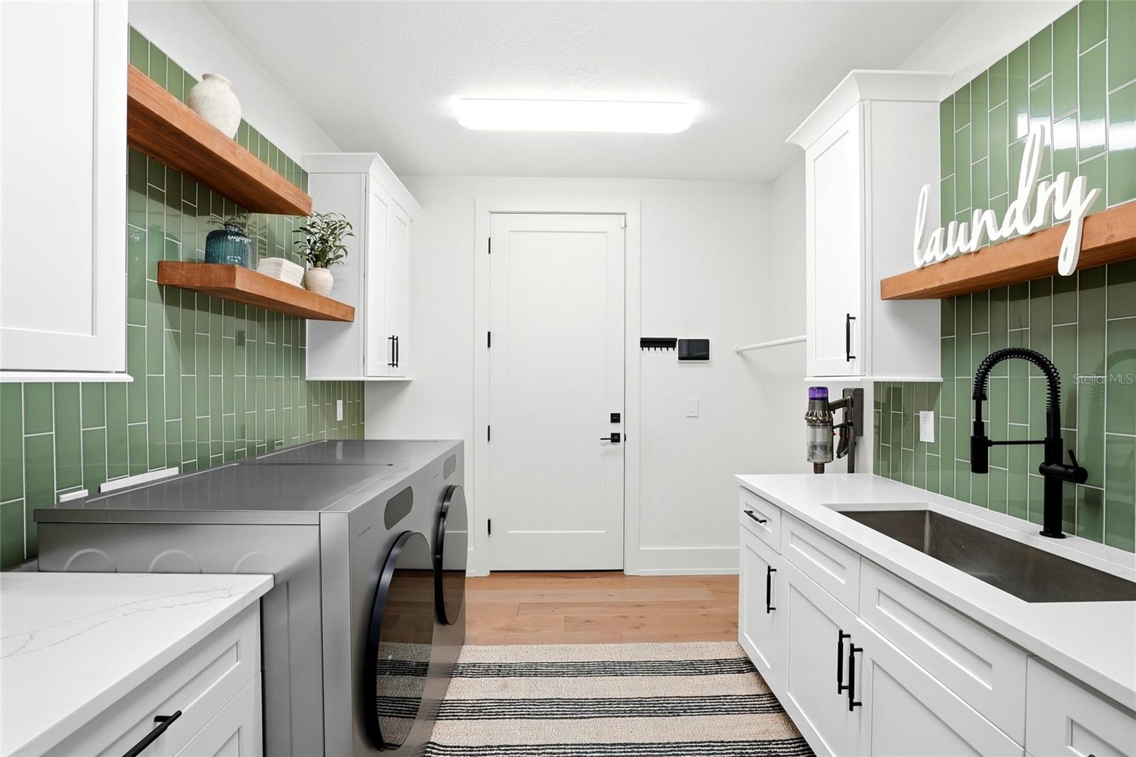 ENCLAVE/LK PADGETT - Residential