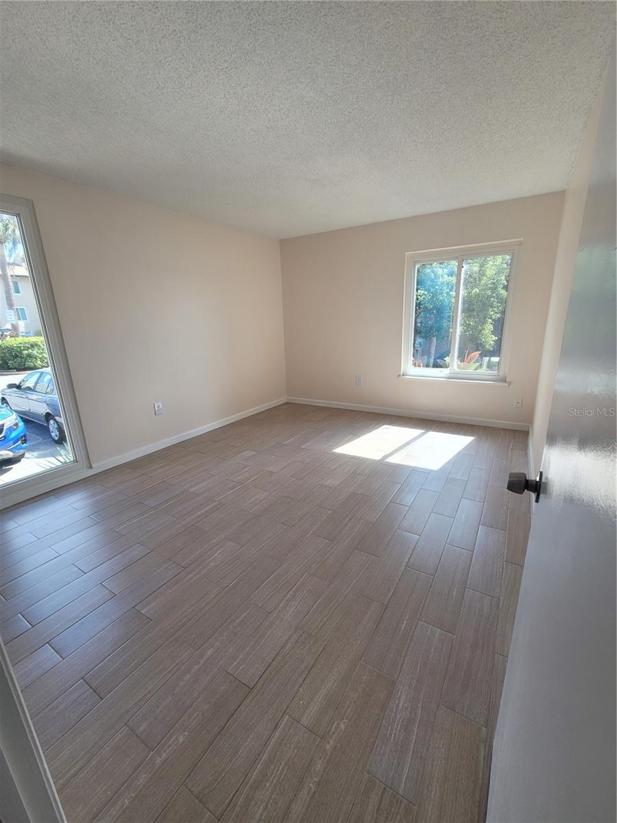 SANDY COVE - Residential Lease