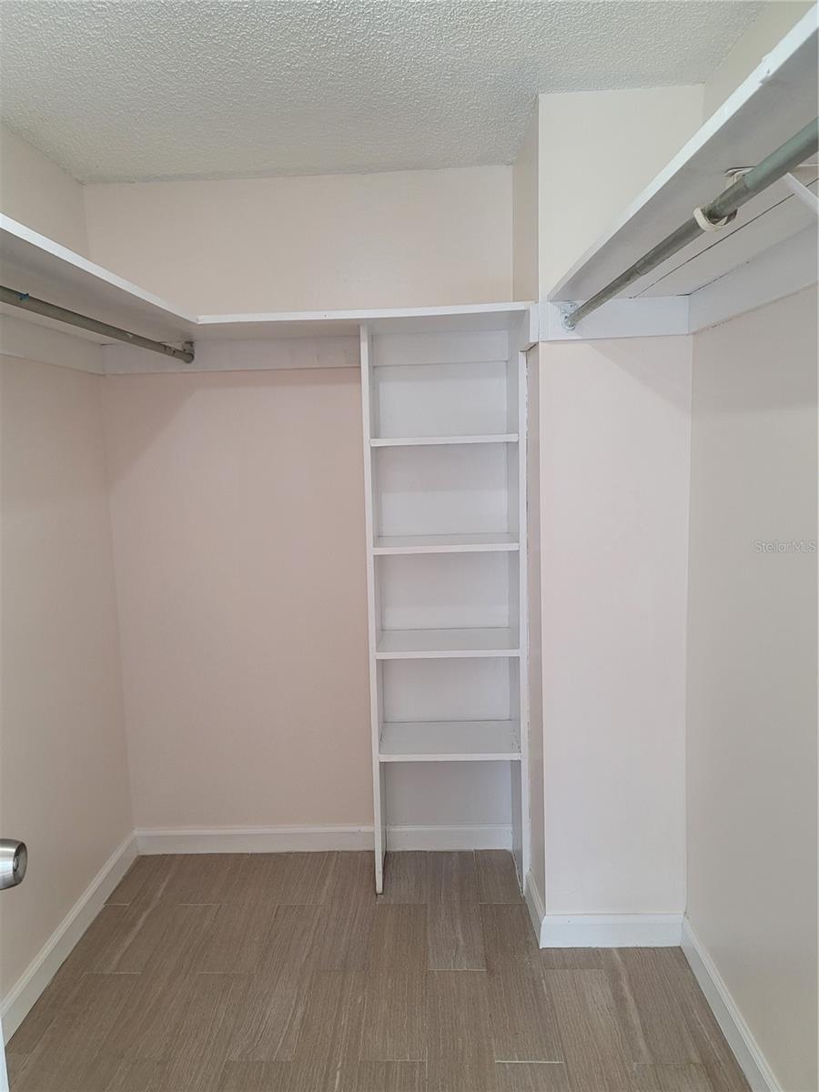 SANDY COVE - Residential Lease