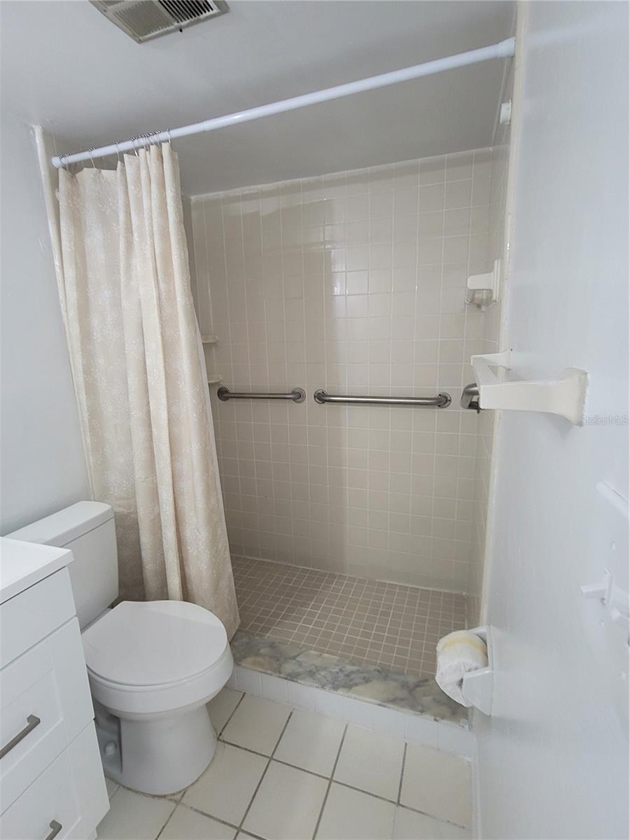 SANDY COVE - Residential Lease