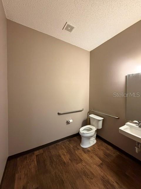 SILVER LAKE ESTATES - Commercial Lease