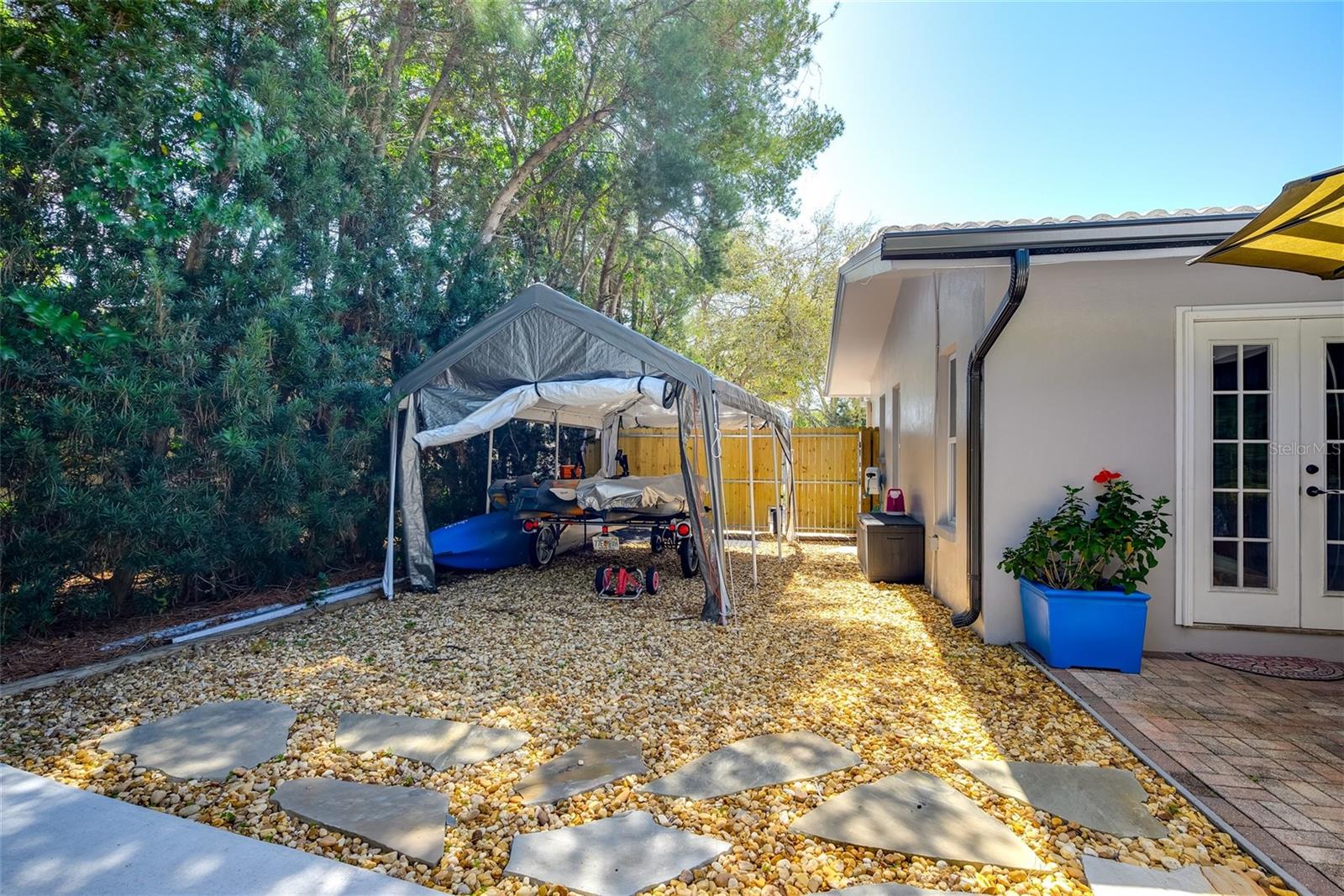 YACHT CLUB ESTATES - Residential