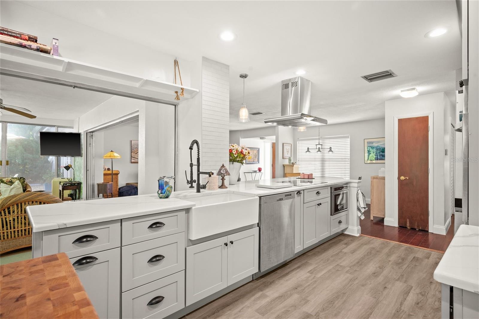 YACHT CLUB ESTATES - Residential