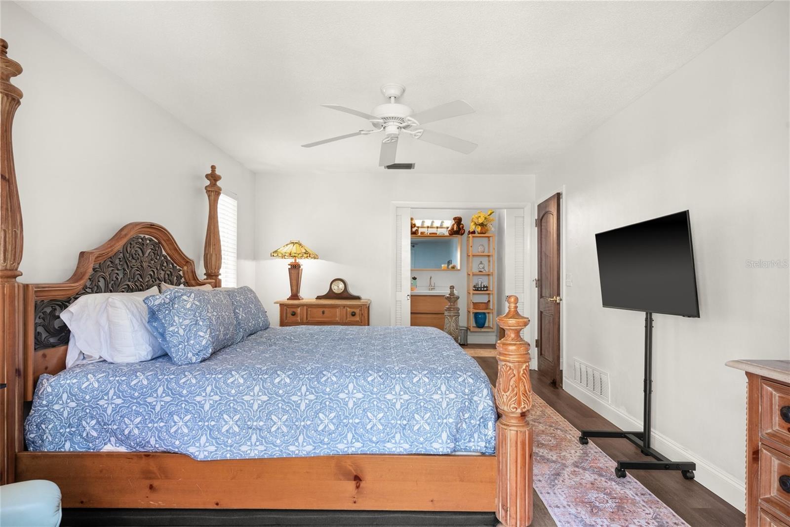 YACHT CLUB ESTATES - Residential