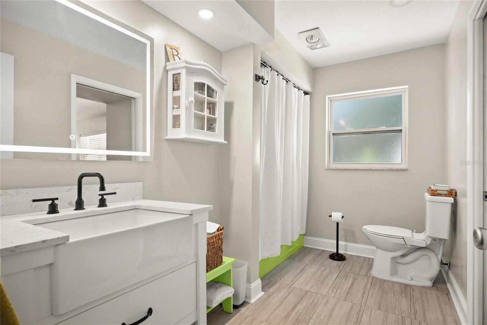 YACHT CLUB ESTATES - Residential