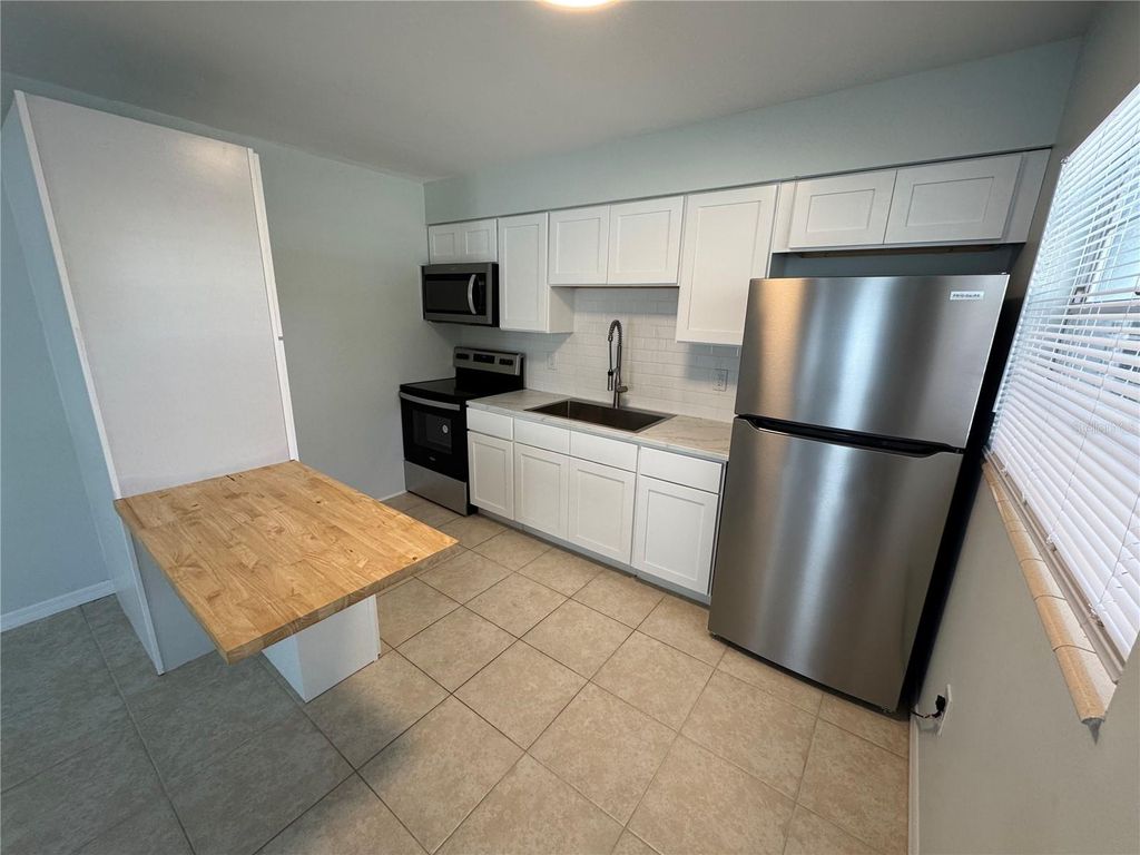 Photo of 215 Park Boulevard S #A, Venice, FL 34285 (MLS # N6142199)