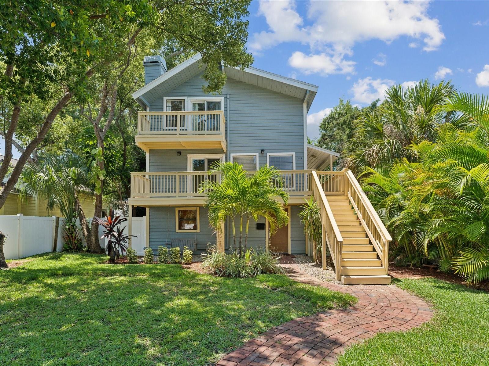 View SAINT PETERSBURG, FL 33704 house