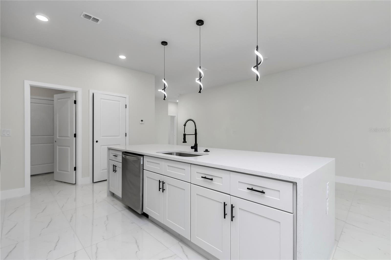 MARION OAKS UN 4 - Residential