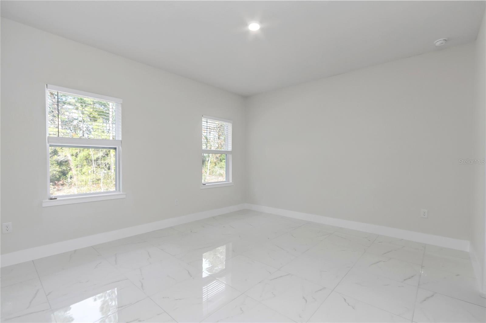 MARION OAKS UN 4 - Residential