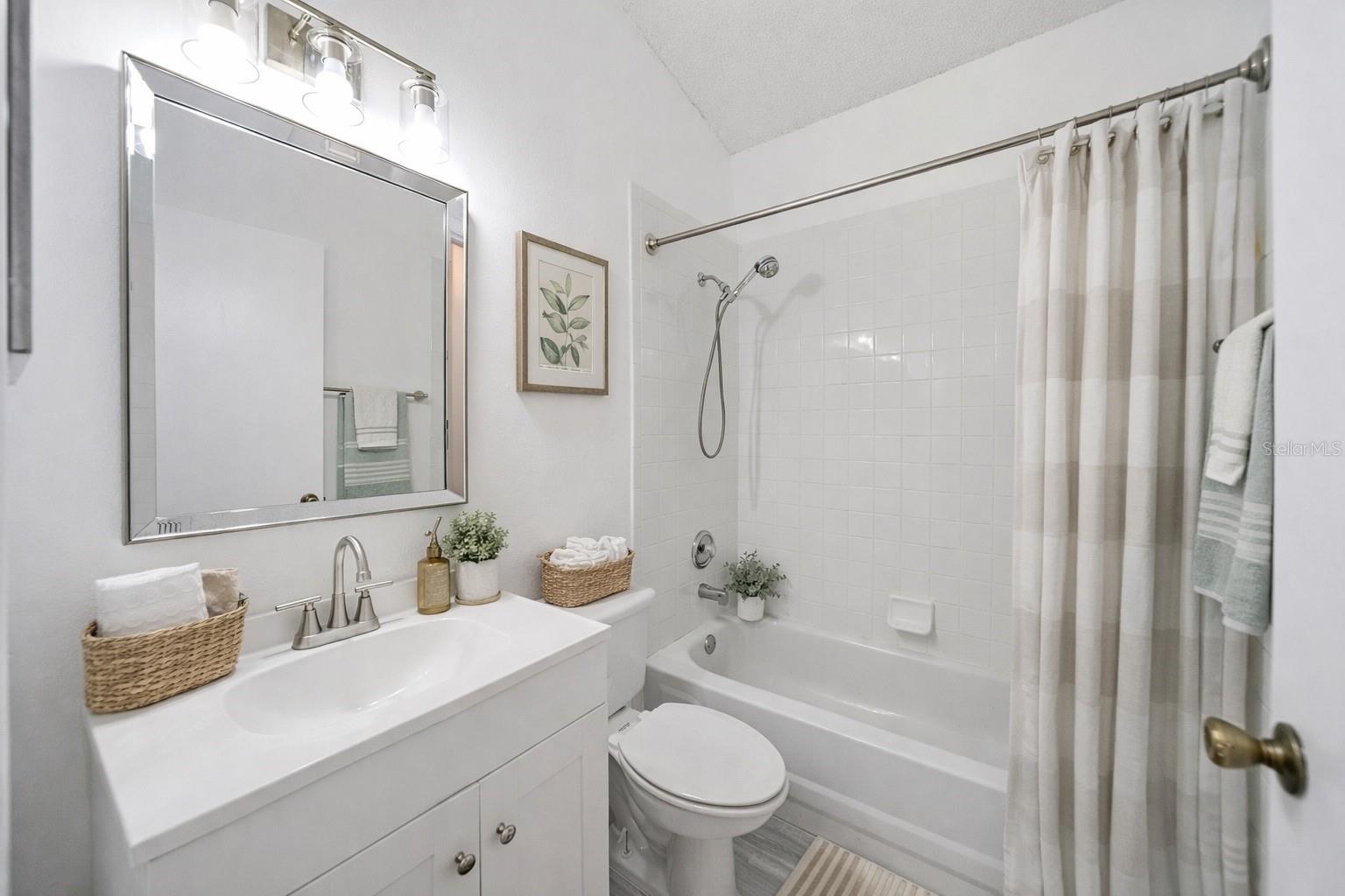 EDGEWATER SHORES - Residential