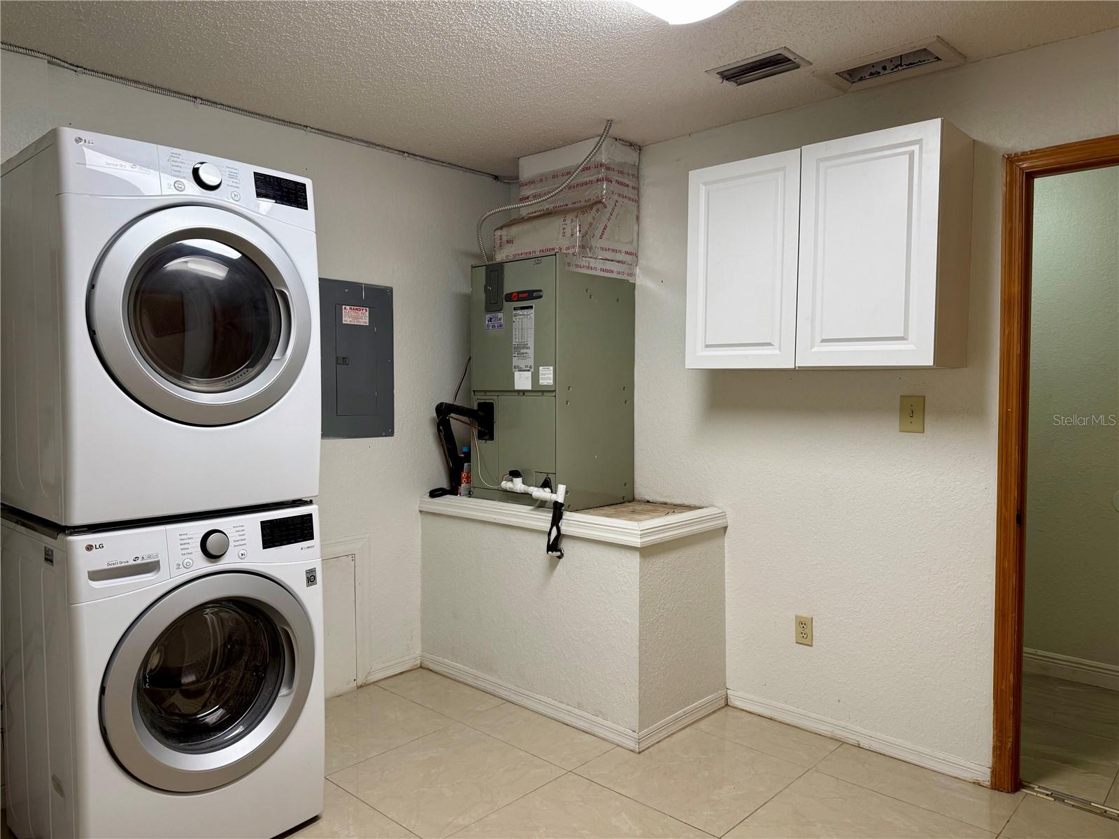 LAKE FOREST CONDO - Residential