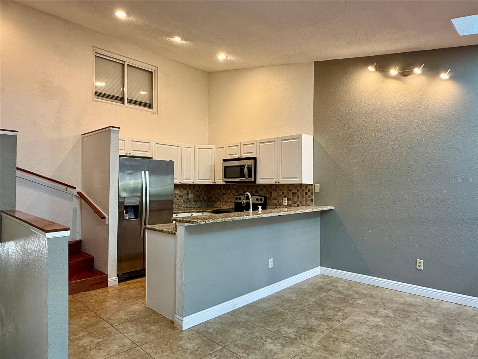 LAKE FOREST CONDO - Residential