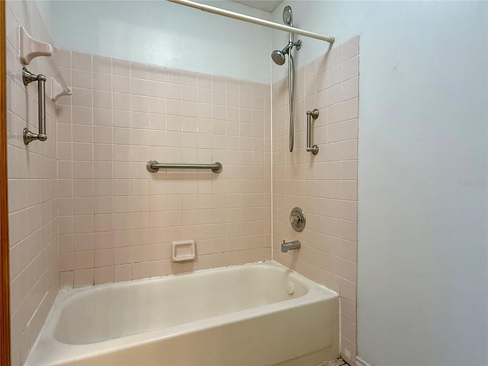 LAKE FOREST CONDO - Residential