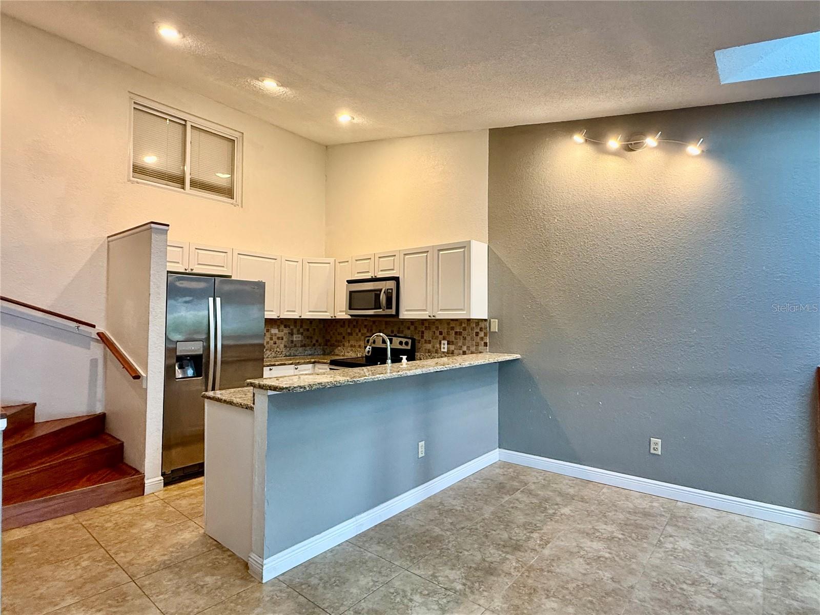 LAKE FOREST CONDO - Residential