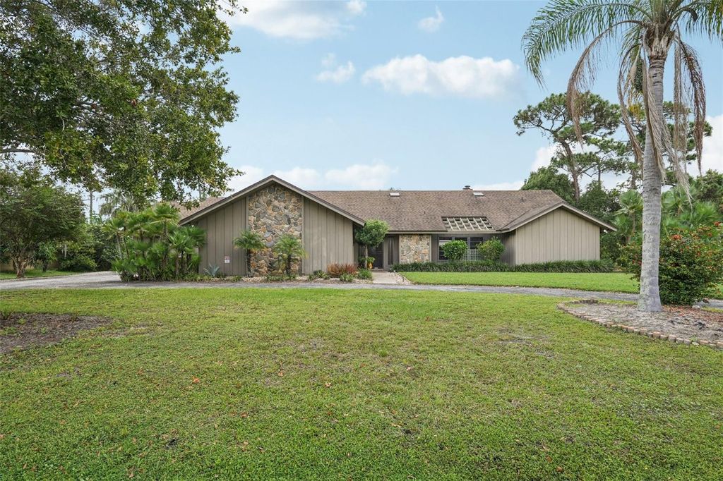 Photo of 2867 Shadow Wood Court, Kissimmee, FL 34746 (MLS # TB8433981)