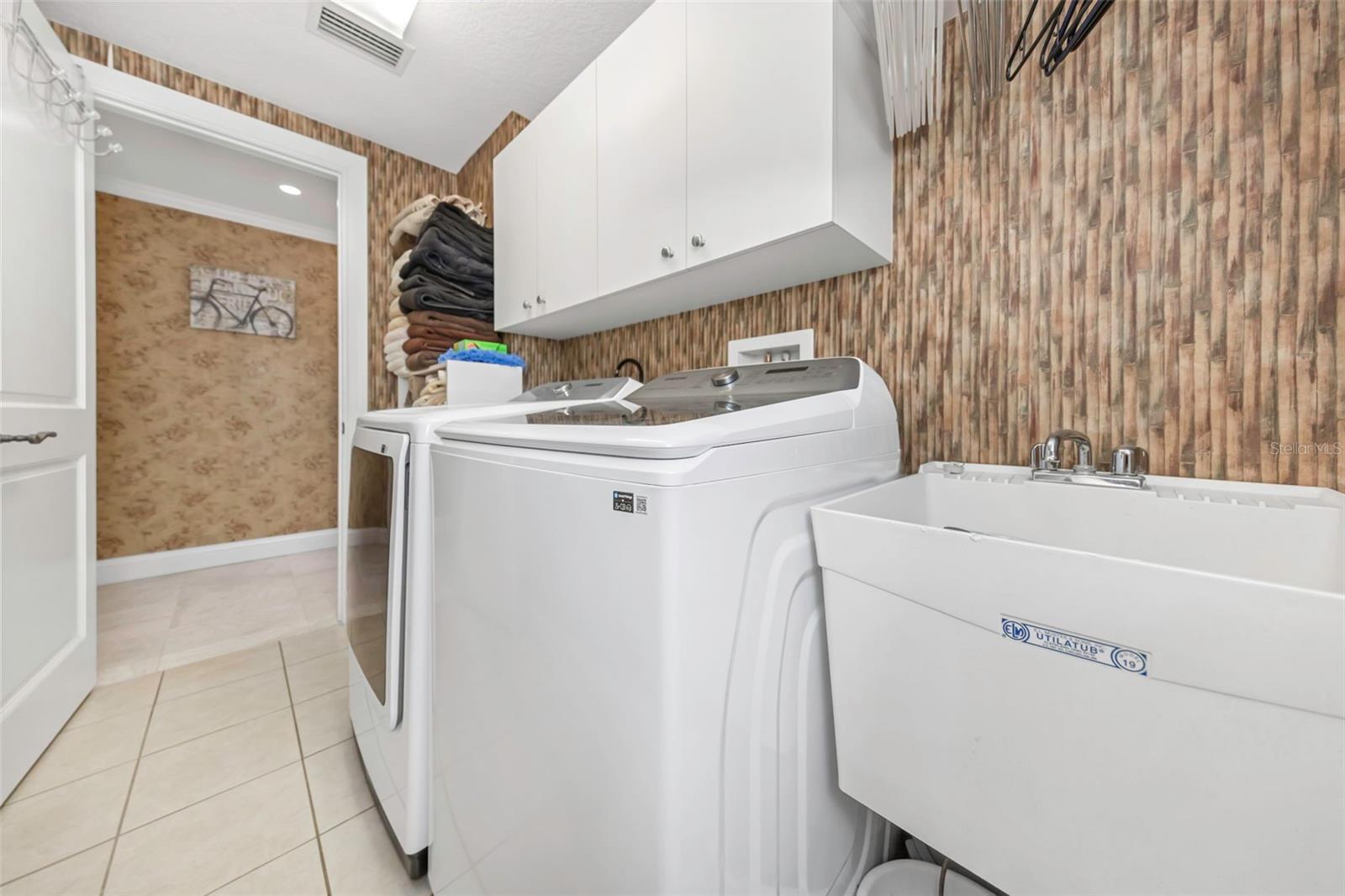 VITTORIA CONDO - Residential