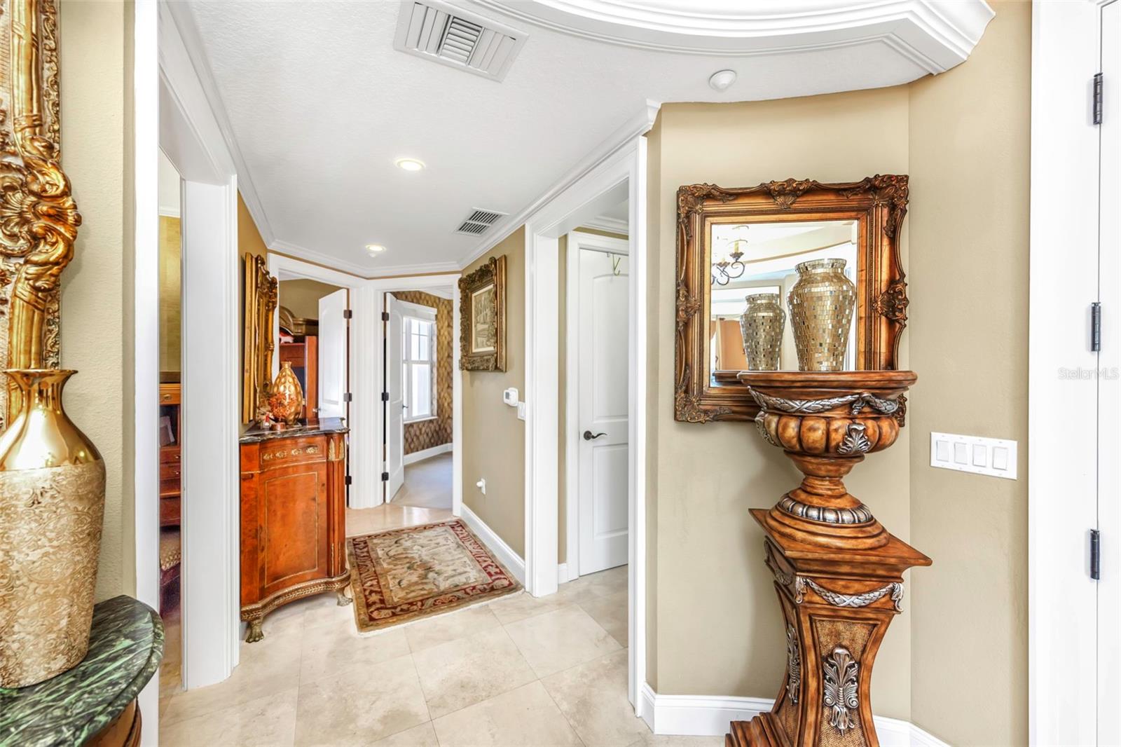 VITTORIA CONDO - Residential