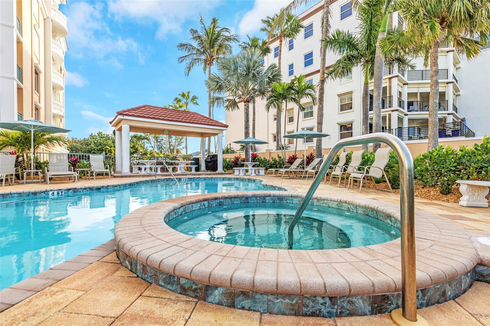 VITTORIA CONDO - Residential