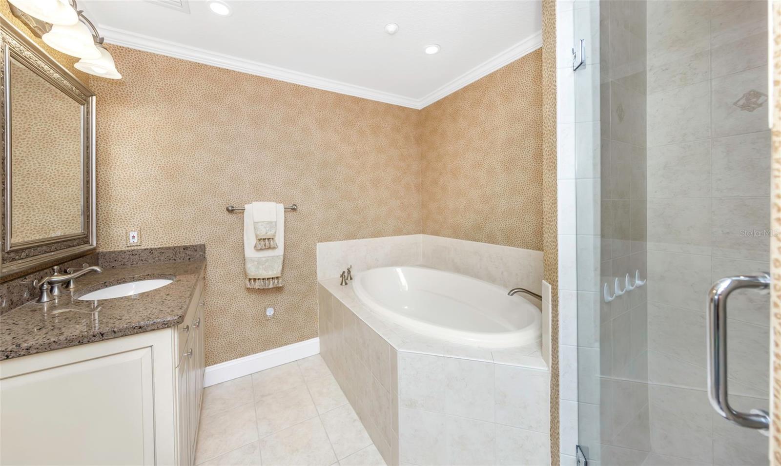 VITTORIA CONDO - Residential