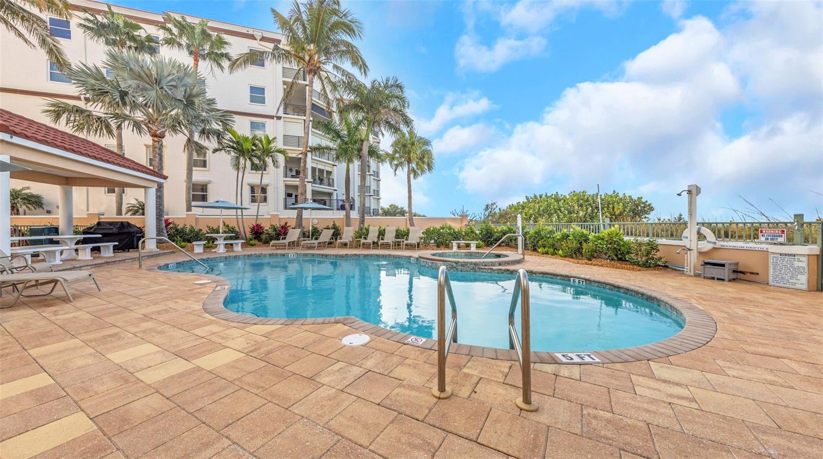 VITTORIA CONDO - Residential