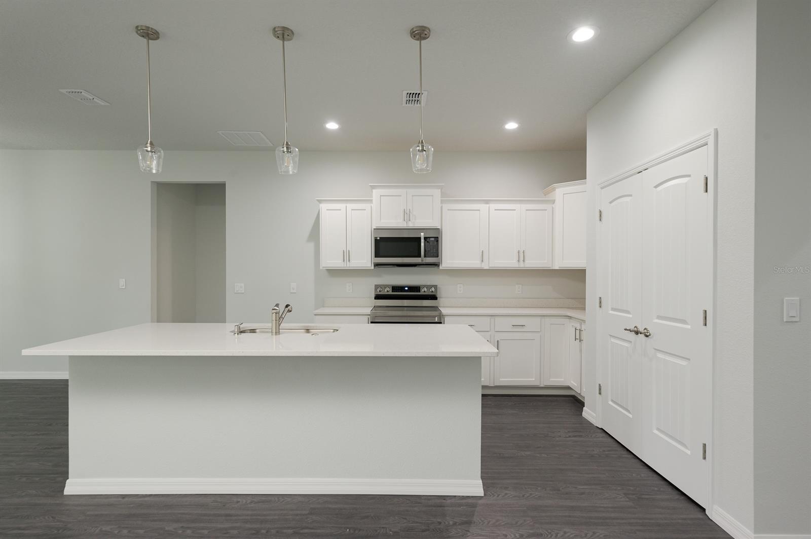 Florida Shores 01 - Residential