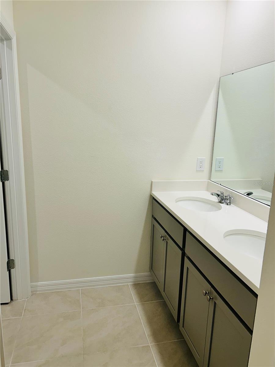 HARMONY/LK ELOISE PH 1 - Residential Lease