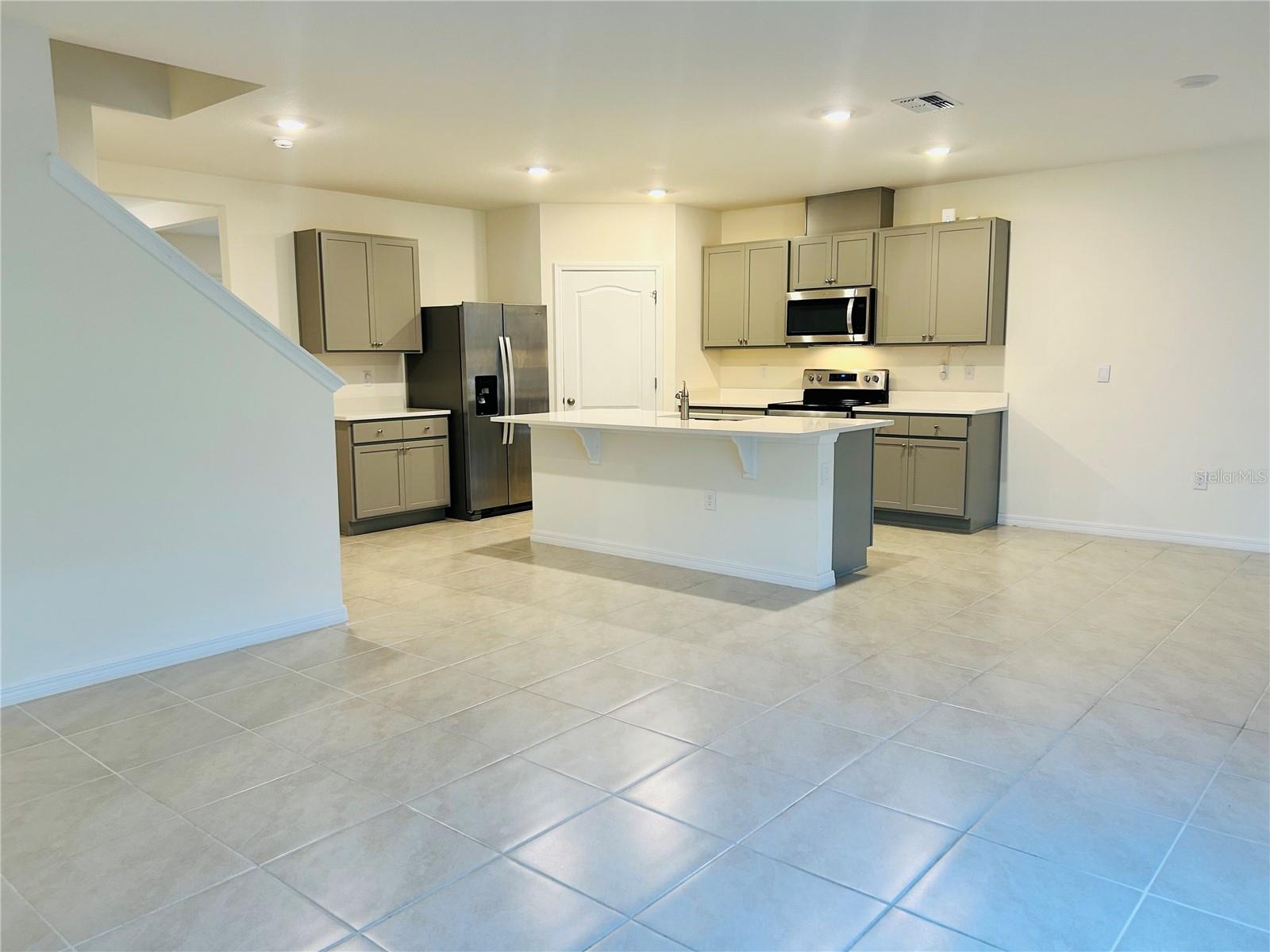 HARMONY/LK ELOISE PH 1 - Residential Lease