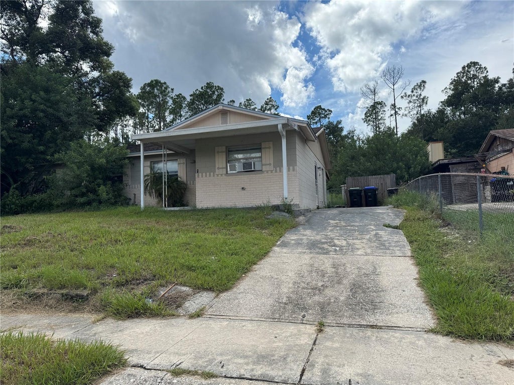 Photo of 3308 Dragoon Place, Orlando, FL 32818 (MLS # O6441579)