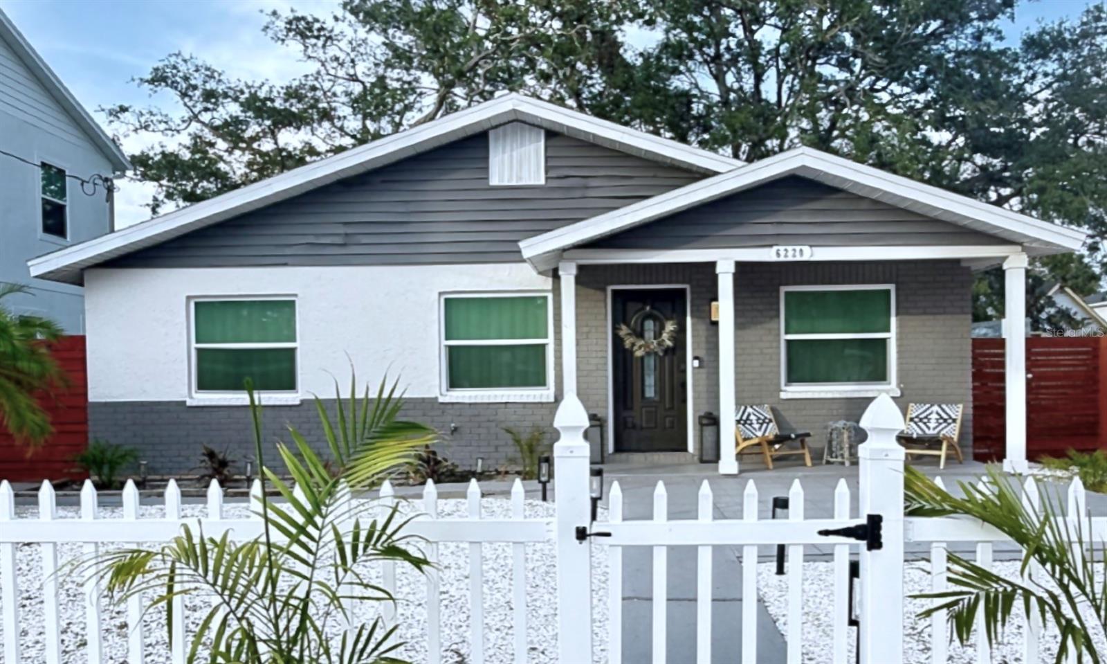 Enjoy Year Round Sunshine In Your Private South Tampa Sanctuary. Nested w/beach inspired gardens where luxury meets tranquility. Featuring
a main house residence and a detached villa offering an intimate escape w/a private entrance & secluded living & entertaining headquarters.
Custom interiors featuring designer fixtures, furnishings, and waterproof lvp & porcelain tile flooring curated for an exclusive residential
opportunity. A culinary enthusiast’s delight, featuring premium stainless steel appliances, custom wood cabinetry, coffee/wine bar & breakfast
island perfect for intimate meals and entertaining. Multiple indoor/outdoor spaces invites alfresco dining/entertaining, morning yoga, sunbathing
during the day, and/or relaxed evenings under the stars. Featuring 4 Beds w/4 Full Baths, Custom Closets, Private Offices &
Entrances/Walkouts. Desirable for multi-generational living, executive relocation, and/or shared living experiences. Nested in a peaceful
neighborhood w/top rated schools while in close proximity to all of Tampa Bay's finest amenities. More Than A Home - A Unique Compound
Lifestyle Opportunity Where Elegance, Space, and Flexibility Converge in the Heart of South Tampa.
Limted Time Seasonal Special! Up To 4bed/4baths, Furnishings Avail., Flexible Terms, Move-In Today!!!