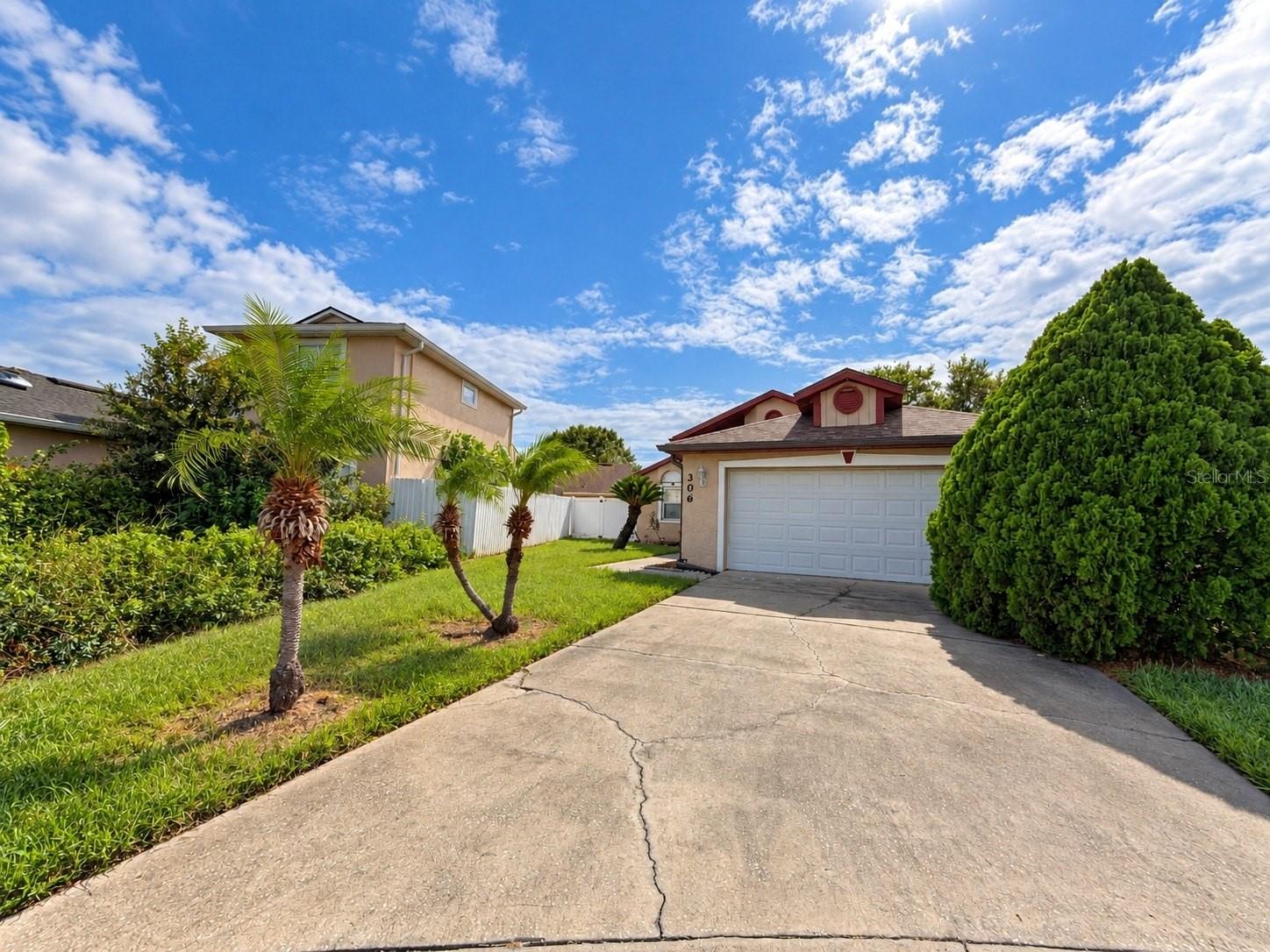 306 HOUSTON WOODS COURT