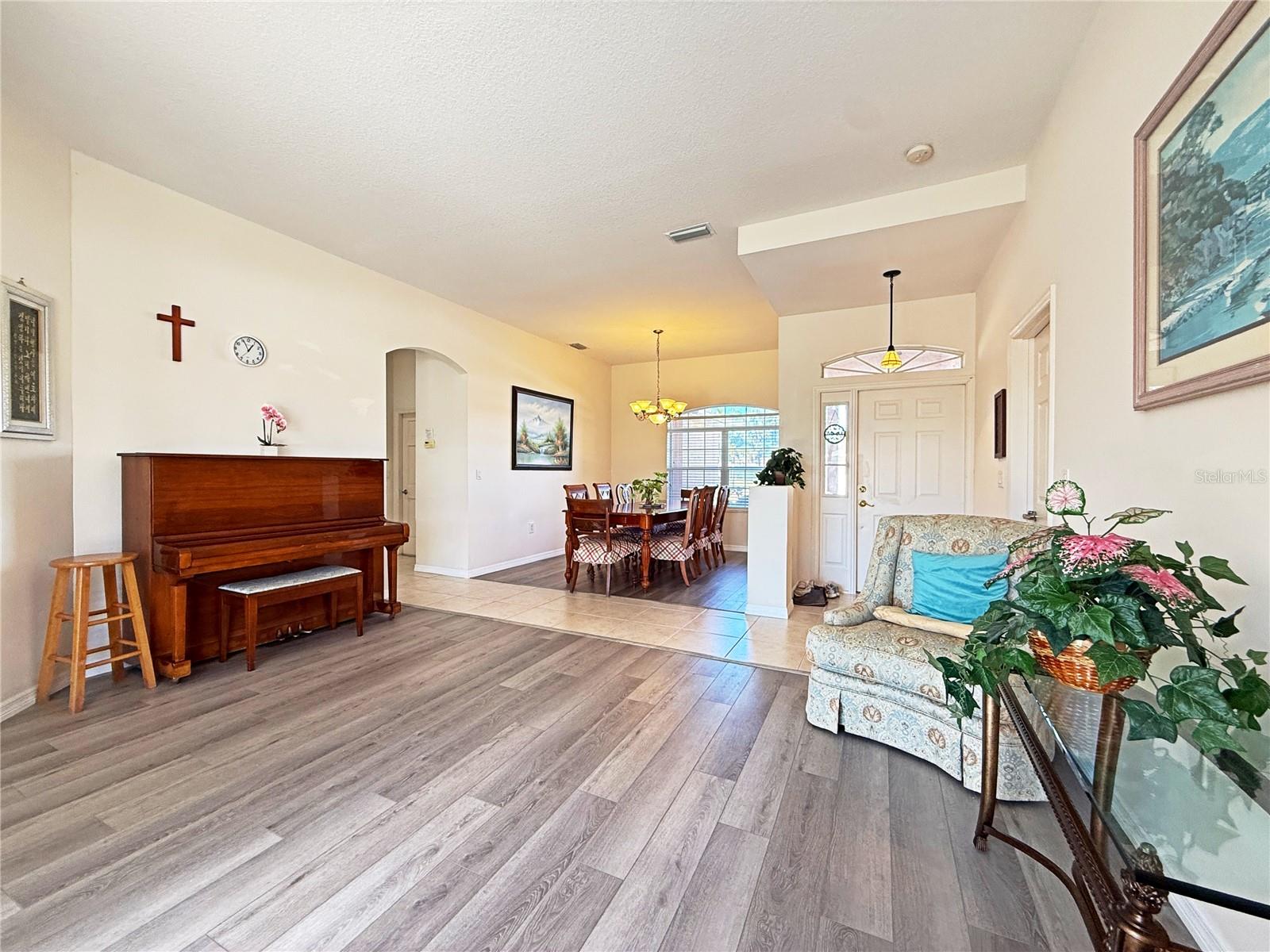 LAUREL MEADOWS - Residential