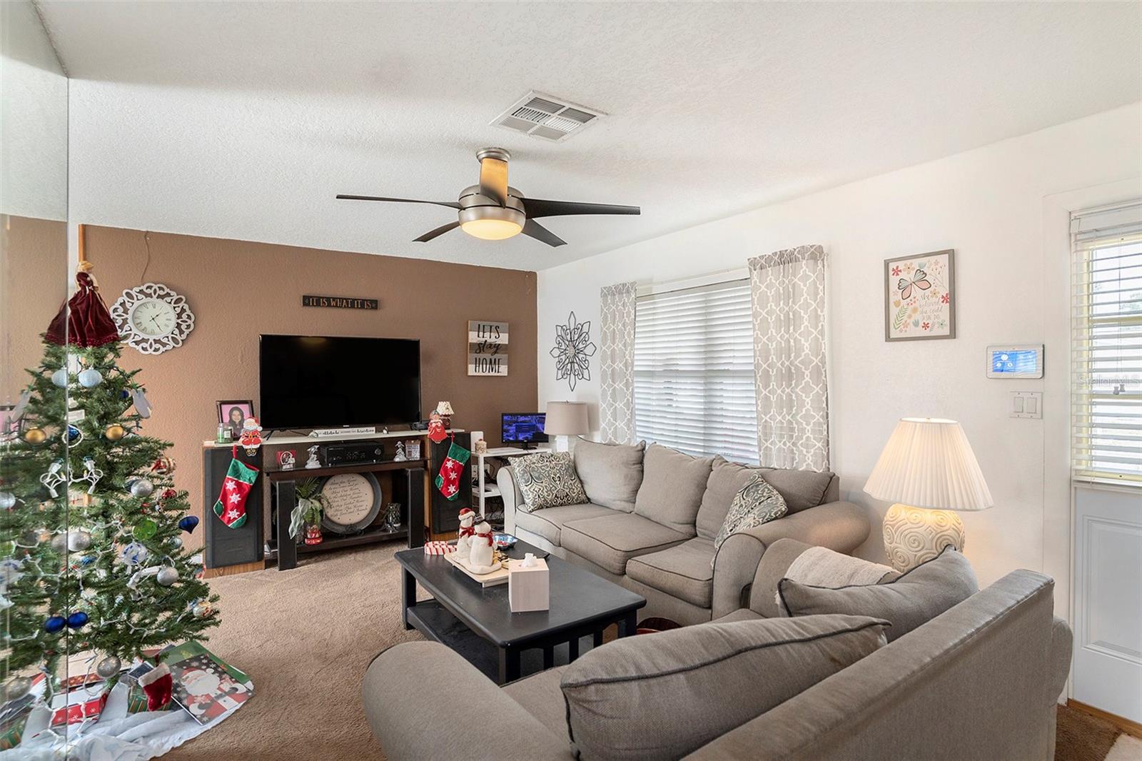 THE LAKES - Residential