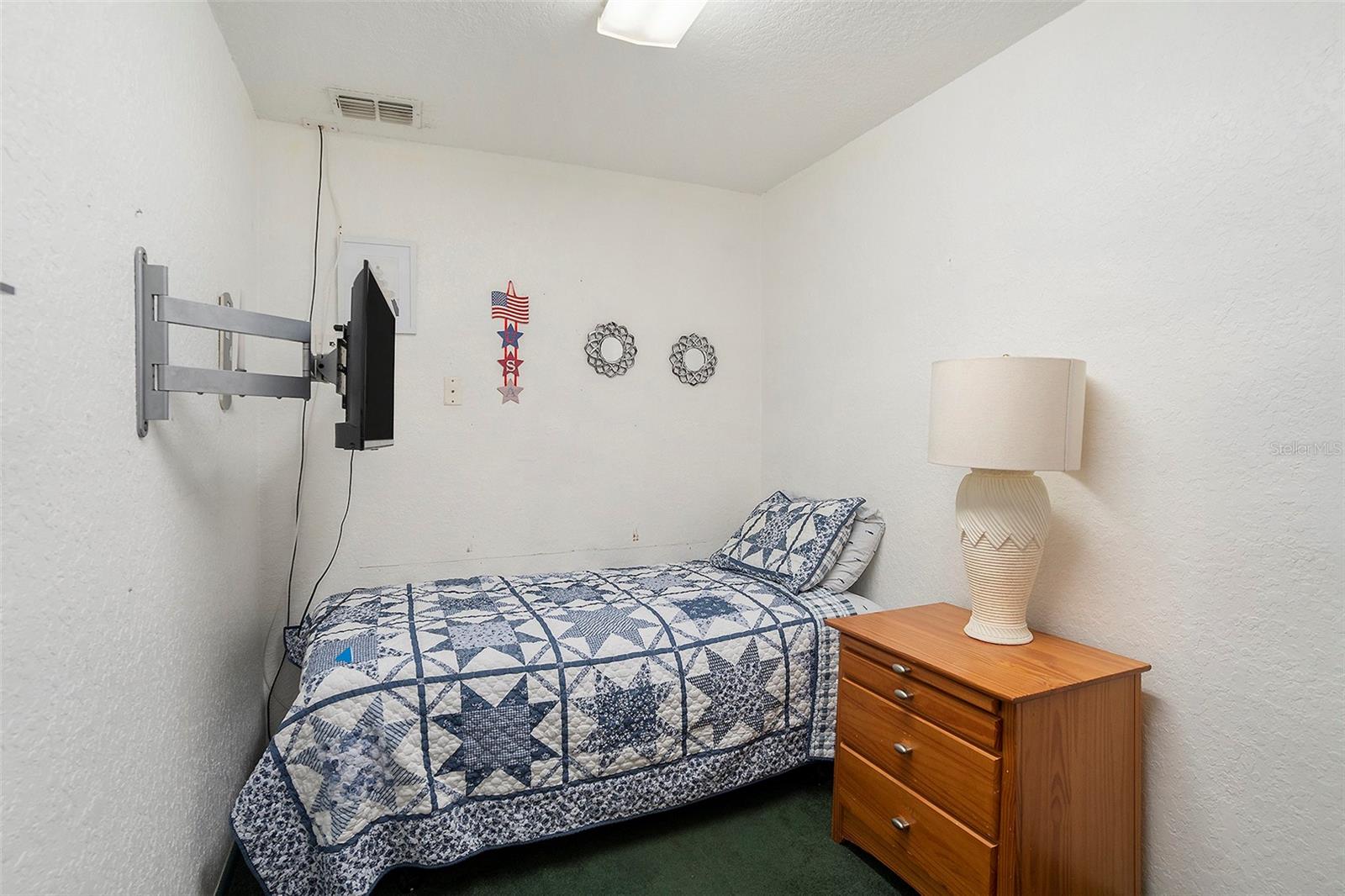 THE LAKES - Residential