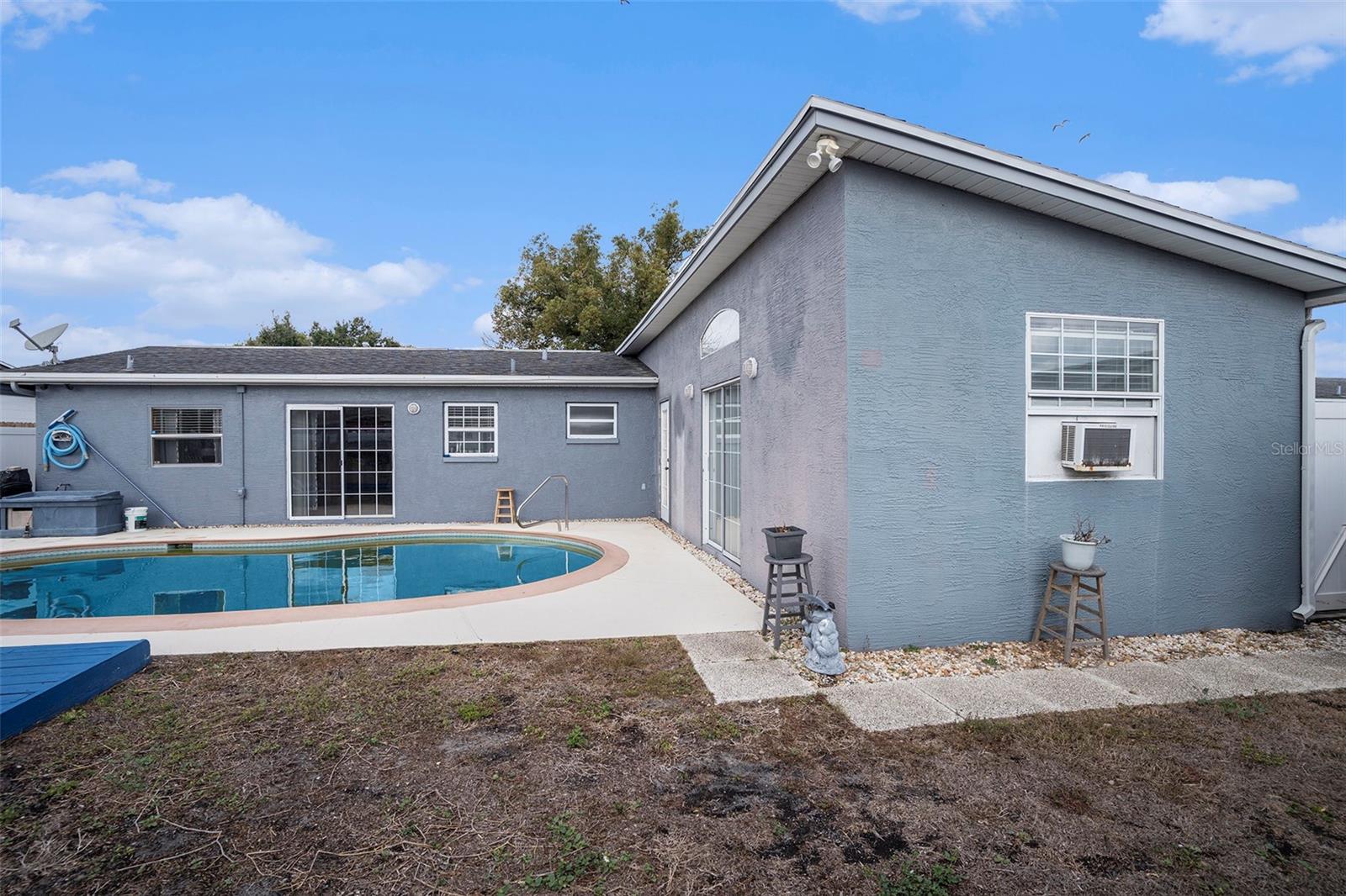 THE LAKES - Residential