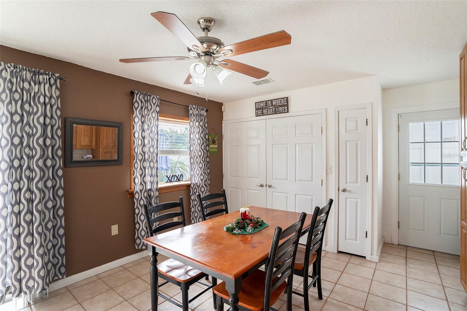 THE LAKES - Residential