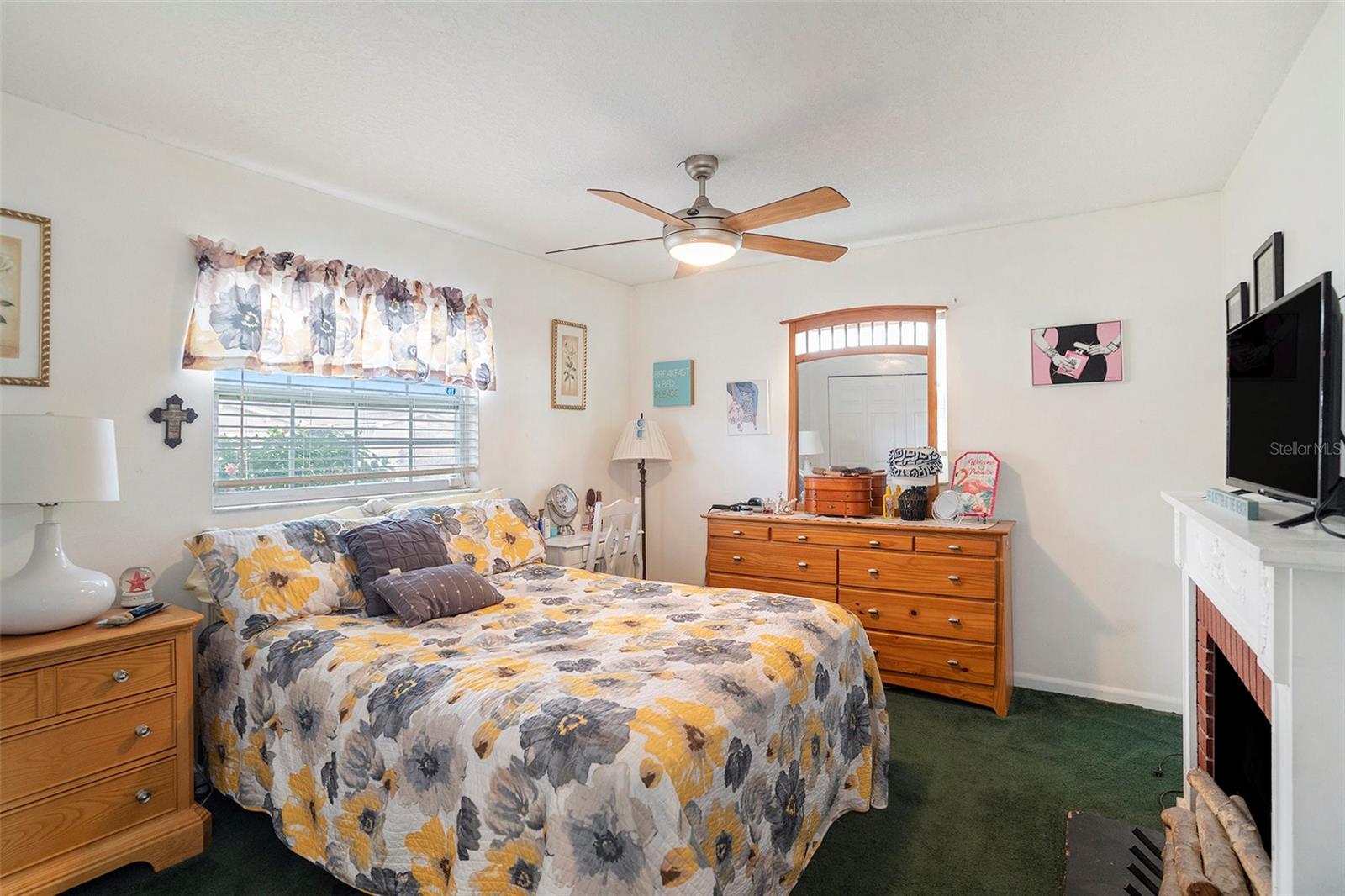 THE LAKES - Residential