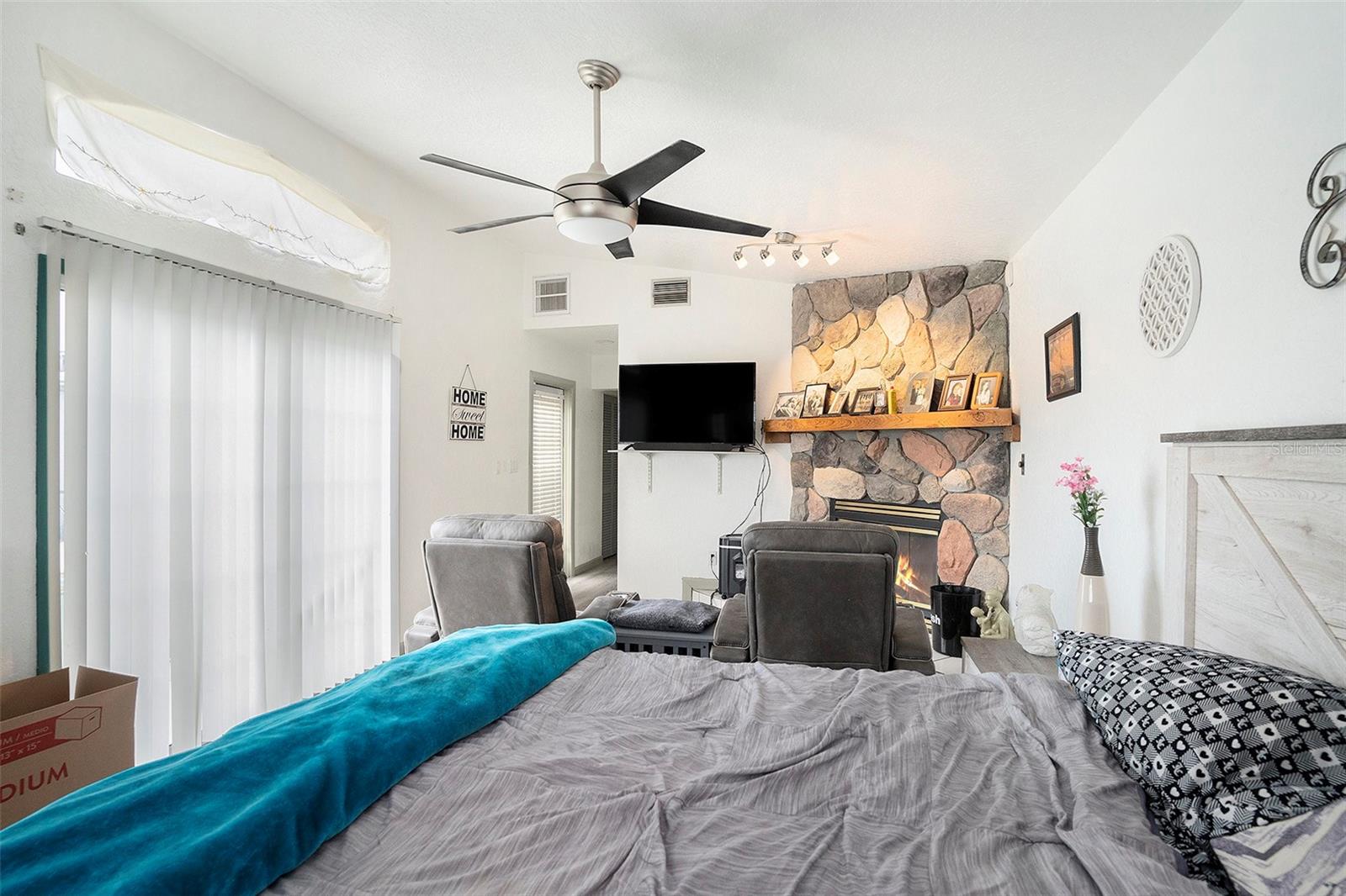 THE LAKES - Residential