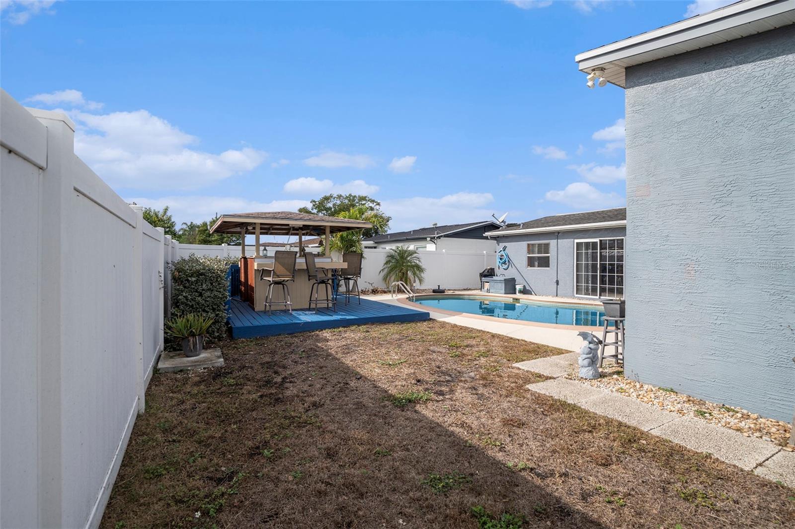 THE LAKES - Residential