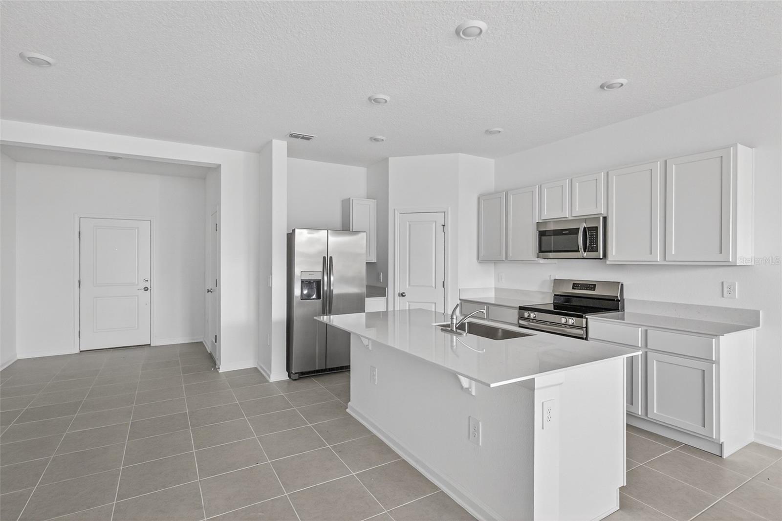 SOL VISTA - Residential Lease