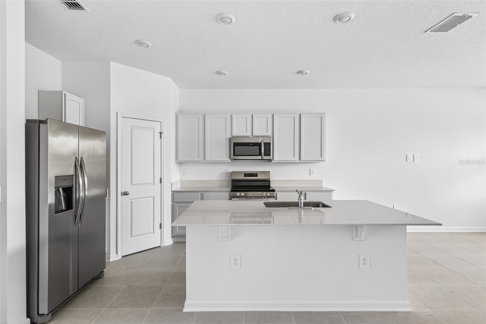 SOL VISTA - Residential Lease