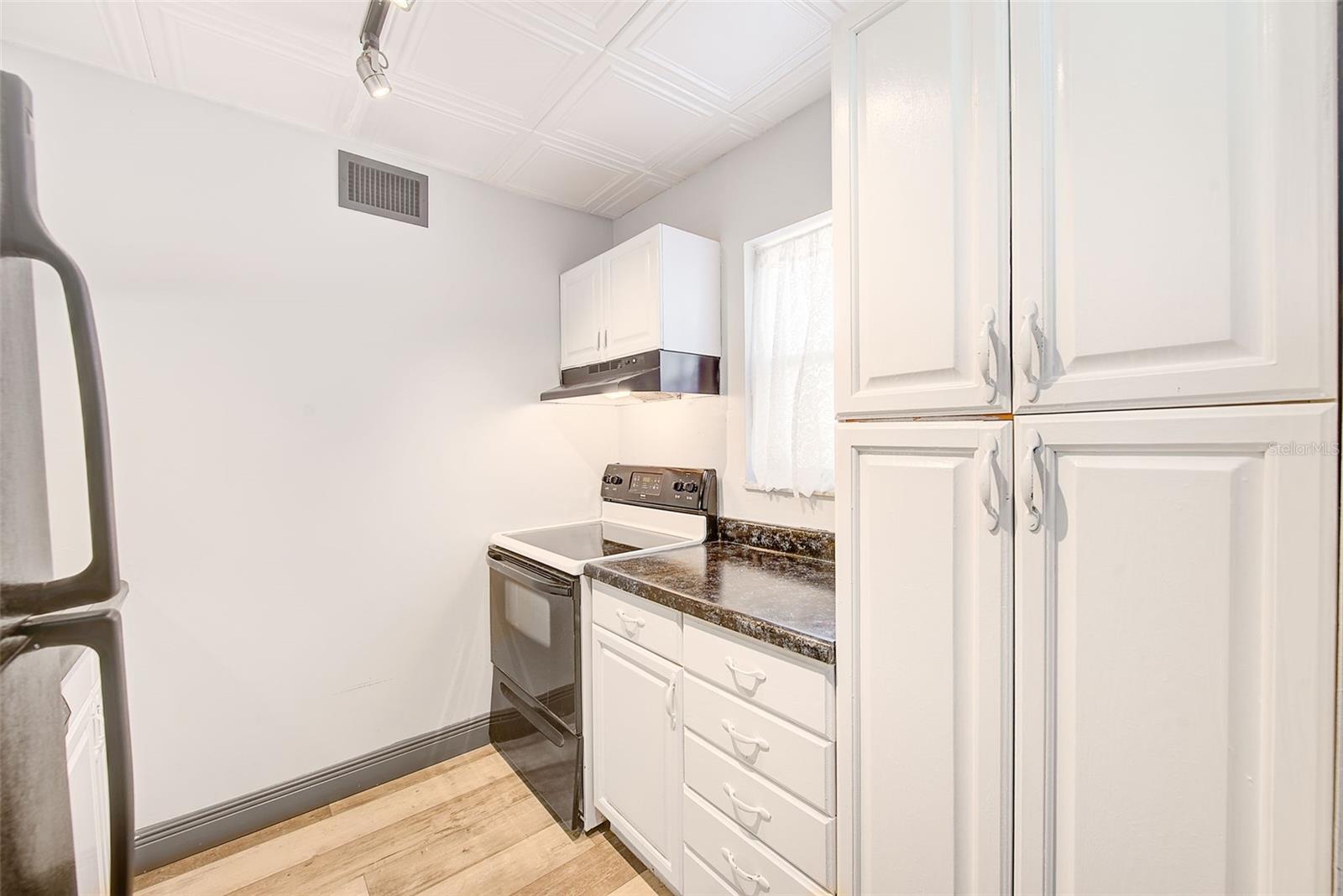 CARROLLBROOK LAKESIDE CONDOMIN - Residential