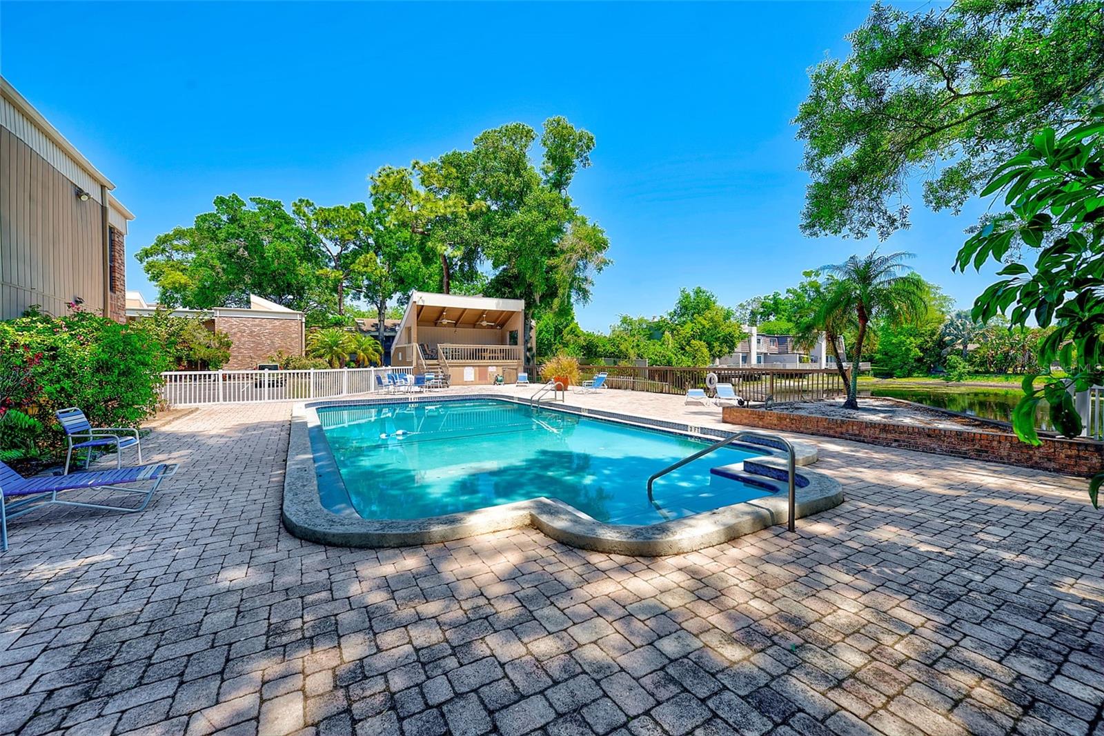 CARROLLBROOK LAKESIDE CONDOMIN - Residential