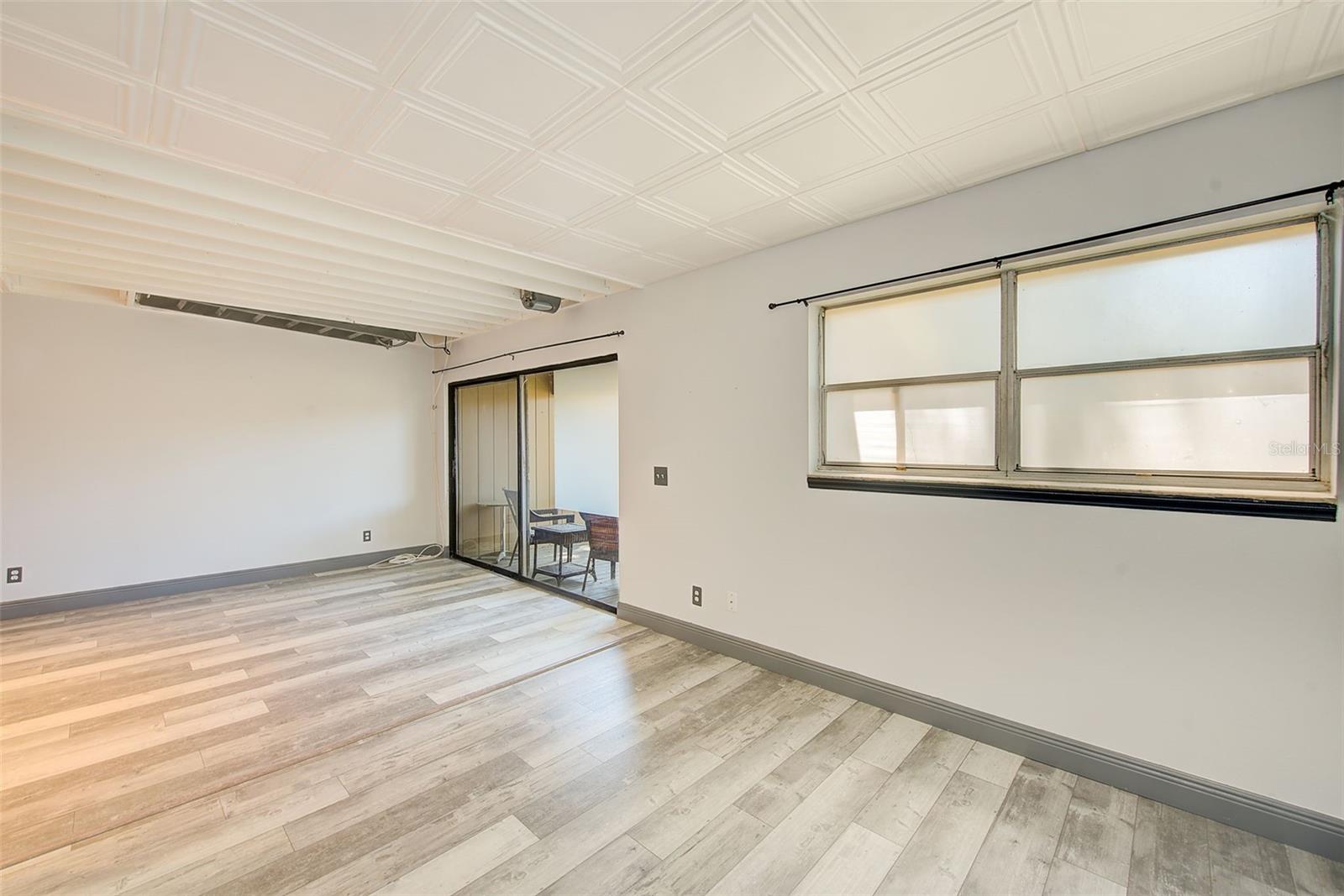 CARROLLBROOK LAKESIDE CONDOMIN - Residential