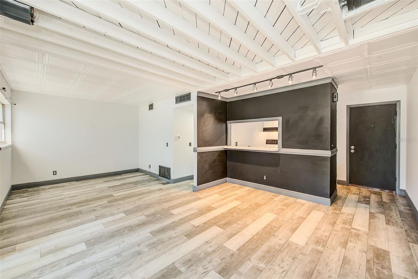 CARROLLBROOK LAKESIDE CONDOMIN - Residential