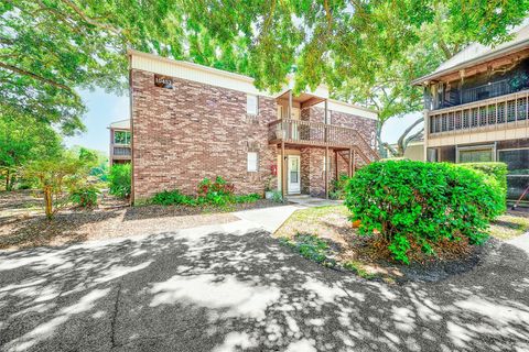 Photo of 10453 Carrollbrook Circle #222, Tampa, FL 33618 (MLS # TB8499700)