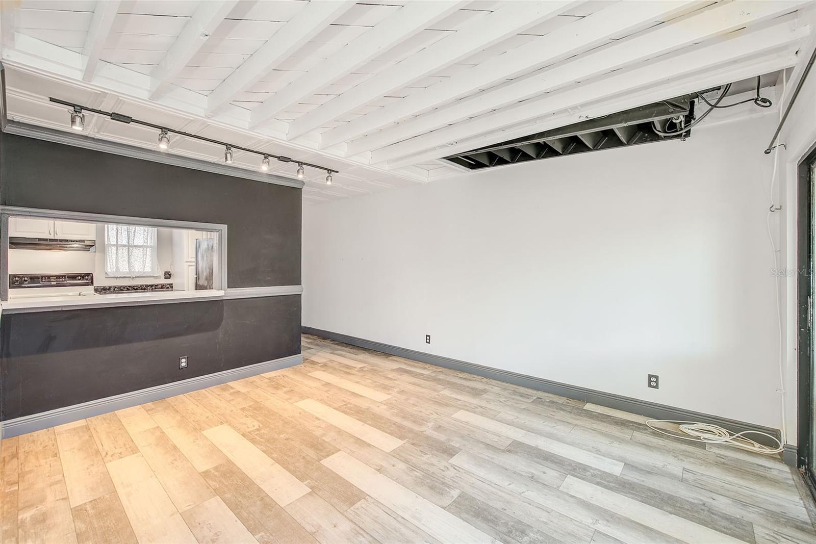 CARROLLBROOK LAKESIDE CONDOMIN - Residential